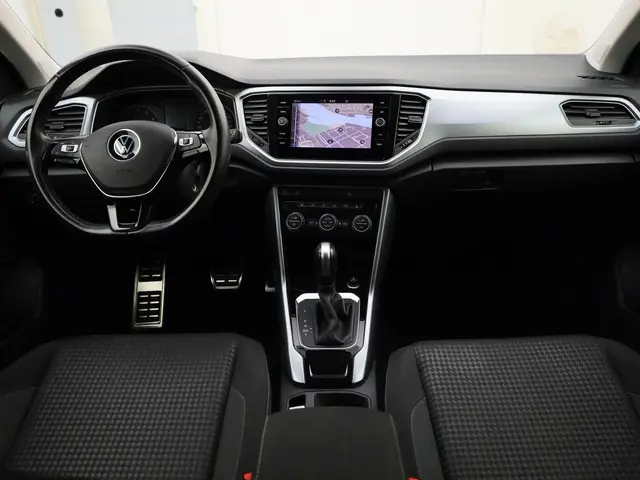 Volkswagen T-Roc 1.5TSI/150PK Active DSG 2022 Benzine 4