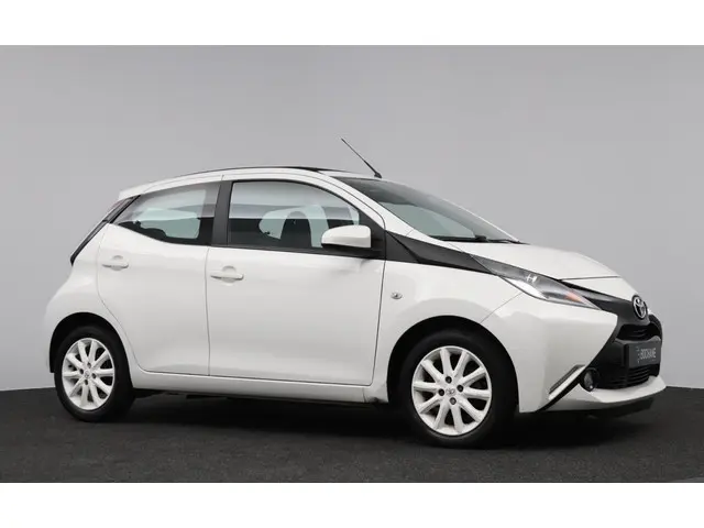 Toyota Aygo 1.0 VVT-i x-wave 2016 Benzine 32
