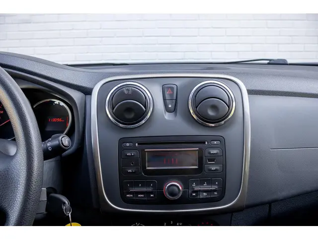 Dacia Sandero Stepway 0.9 TCe Lauréate 2014 Benzine 7