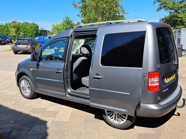 Volkswagen Caddy 1.2 TSI Highline 2015 Benzine 8