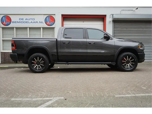 Dodge Ram 1500 5.7 V8 4x4 Rebel Sport 2020 LPG/Gas 40