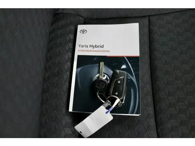 Toyota Yaris 1.5 Hybrid Comfort wit 2022 Hybride Benzine 29