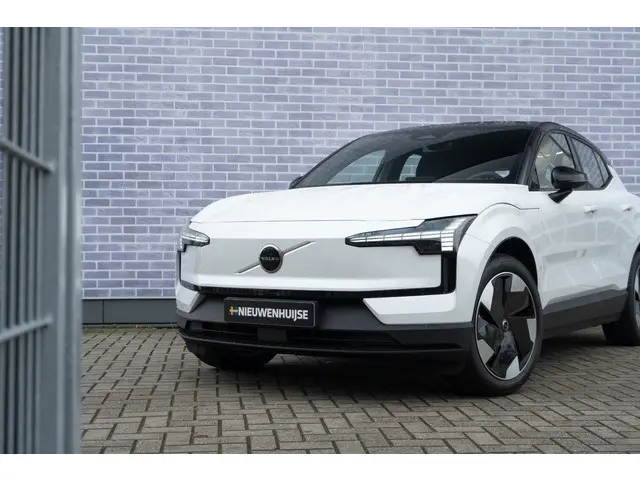 Volvo EX30 Extended Range Plus 69 kWh 2024 Elektrisch 17