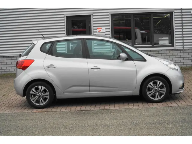Kia Venga 1.6 CVVT AUTOMAAT PANO 2015 Benzine 11