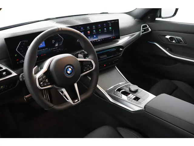 BMW 3 Serie Touring 330e 2025 Hybride Benzine 70