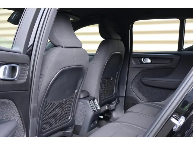 Volvo XC40 Recharge Core 70 kWh 2022 Elektrisch 22