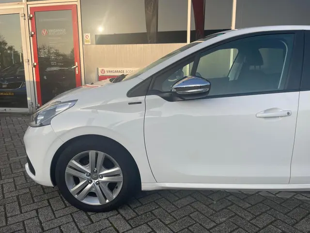 Peugeot 208 1.2 PureTech Signature 2019 Benzine 14