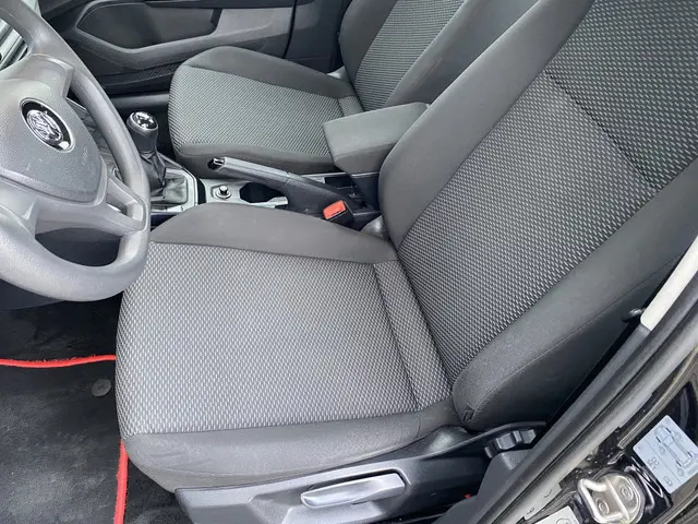 Volkswagen Polo 1.0 MPI Comfortline 2018 Benzine 12