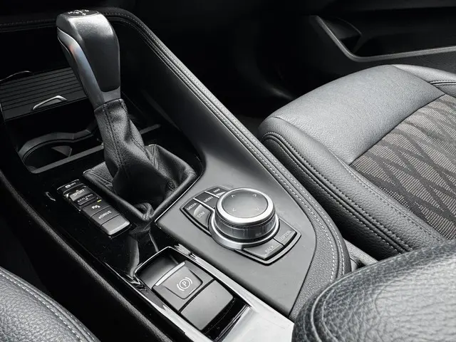 BMW X1 xDrive25e 2021 Hybride Benzine 18