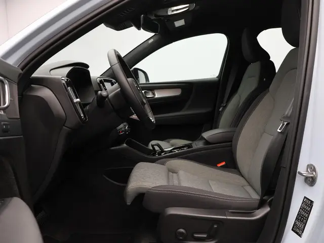 Volvo XC40 2.0 B4 Plus Dark 2024 Benzine 8