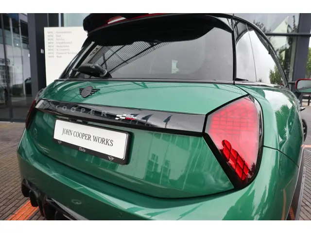 MINI 3-Deurs John Cooper Works 2025 Benzine 9