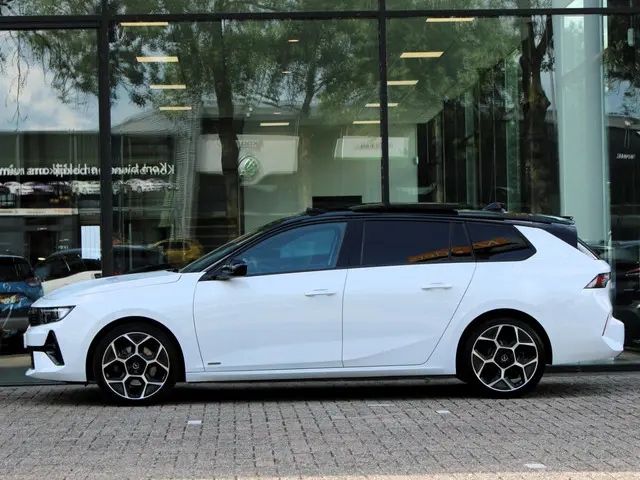 Opel Astra Sports Tourer 1.2 Turbo Ultimate 2023 Benzine 12