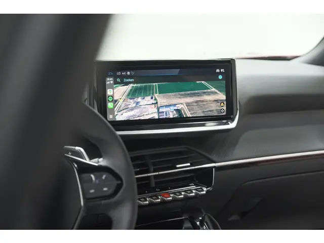 Peugeot 2008 1.2 Hybrid 145 Allure 2025 Hybride Benzine 62