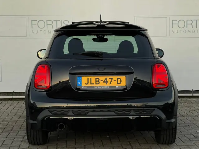 MINI Cooper 1.5 John Cooper Works 2022 Benzine 10