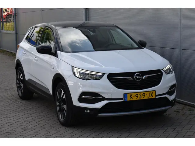 Opel Grandland X 2
