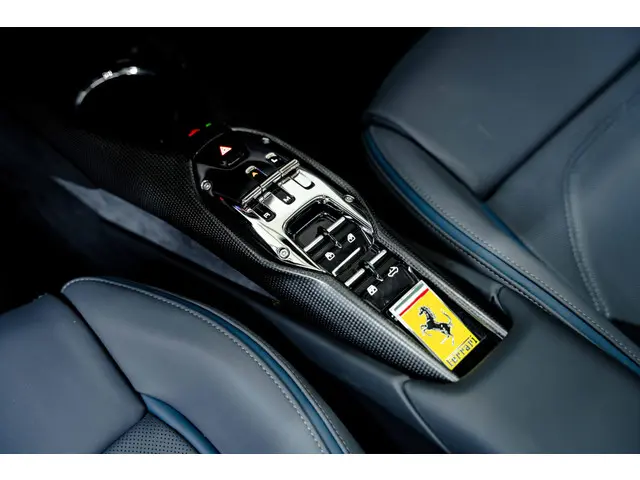 Ferrari 296 GTS 2024 Hybride Benzine 45