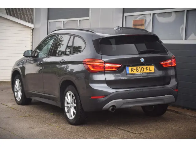 BMW X1 SDrive18i Executive 2018 Benzine 23