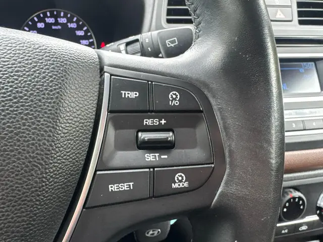 Hyundai i20 1.2 HP i-Motion /NAP/Airco/cruise/ 2016 Benzine 18