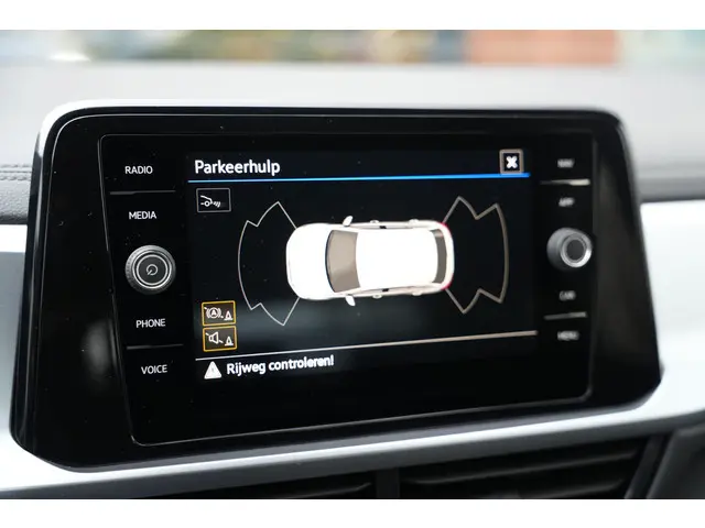 Volkswagen T-Roc 1.0 TSI Life 2023 Benzine 22