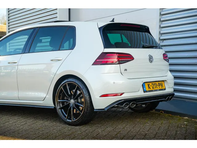 Volkswagen Golf 2.0 TSI 4Motion R 2017 Benzine 31