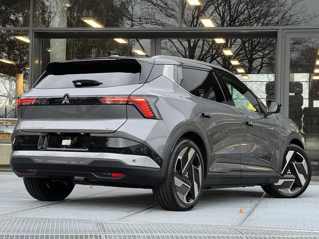 Mitsubishi Eclipse Cross Instyle 87 kWh 2025 Elektrisch 2