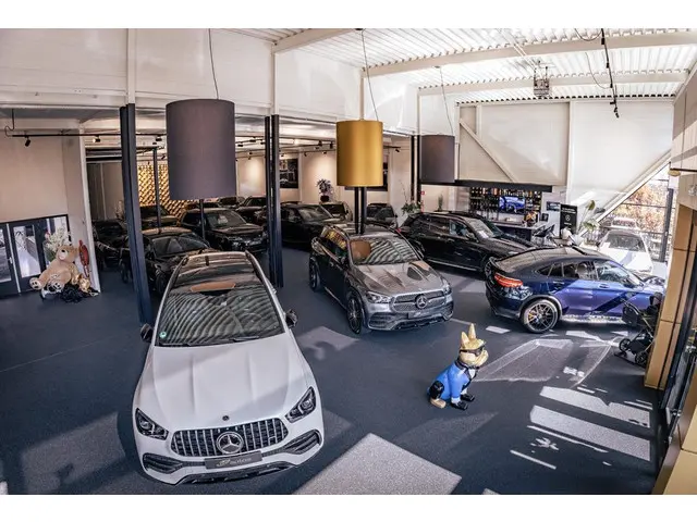 Mercedes-Benz C-Klasse C300 AMG 258pk 2021 Benzine 15