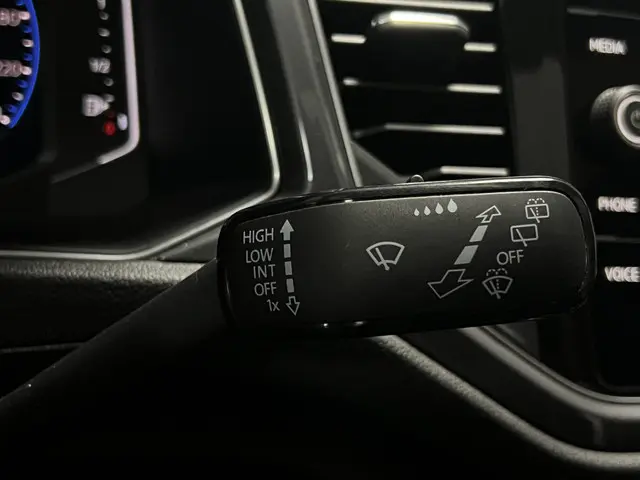 Volkswagen T-Roc 1.5 TSI Sport 2021 Benzine 23