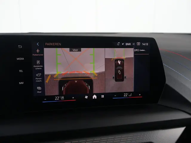 BMW 1 Serie 120 2025 Benzine 25