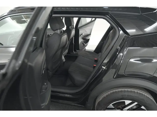 Peugeot 2008 PureTech 130 EAT8 GT 2024 Benzine 35