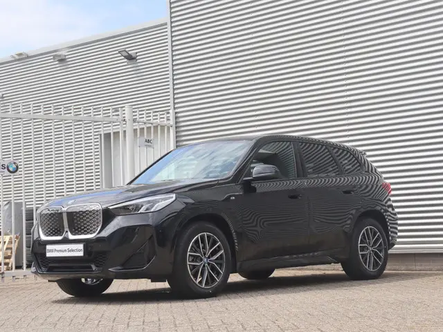 BMW iX1 eDrive20 2024 Elektrisch 34