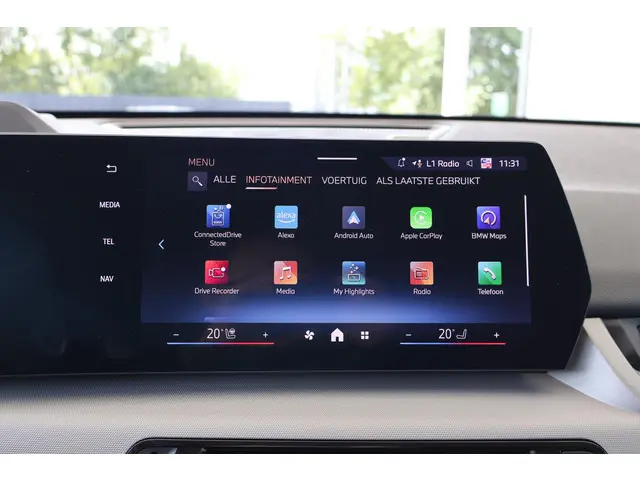 BMW X1 xDrive30e 2024 Hybride Benzine 21