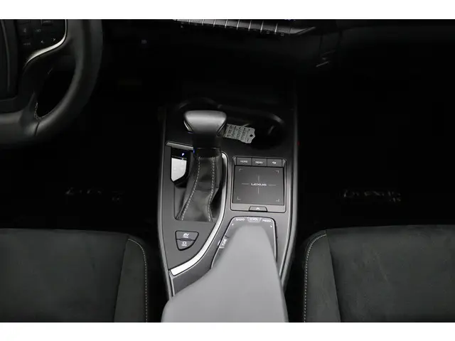 Lexus UX 250h Preference Line 2022 Hybride Benzine 26