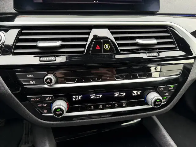 BMW 5 Serie 520i Executive Edition 2020 Benzine 16