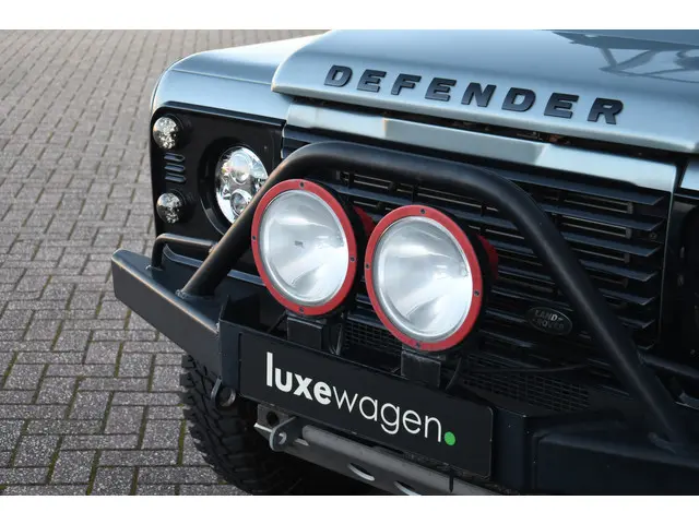 Land Rover Defender 110 2.2 TD4 Hard Top 2015 Diesel 13