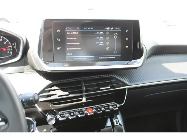 Peugeot 2008 1.2 PureTech Allure 2022 Benzine 20