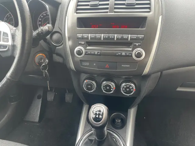 Mitsubishi ASX 1.6 Inform ClearTec Camera 2012 Benzine 15