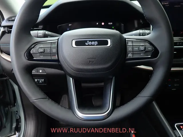 Jeep Compass 4XE 240 PHEV Upland 2023 Hybride Benzine 12