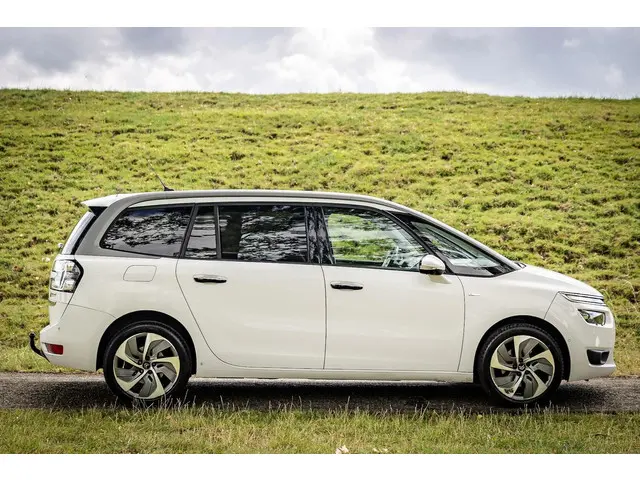 Citroën Grand C4 Picasso 1.6 THP Exclusive 2015 Benzine 20