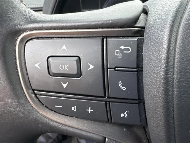 Lexus UX 250h 2022 Hybride Benzine 18