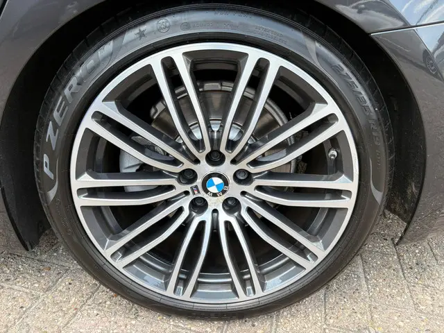 BMW 5 Serie Touring 520i High Executive 2018 Benzine 23