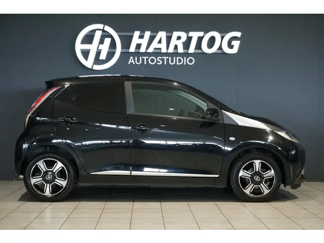 Toyota Aygo 1.0 VVT-i x-clusiv 2014 Benzine 6