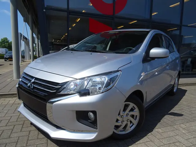 Mitsubishi Space Star 2