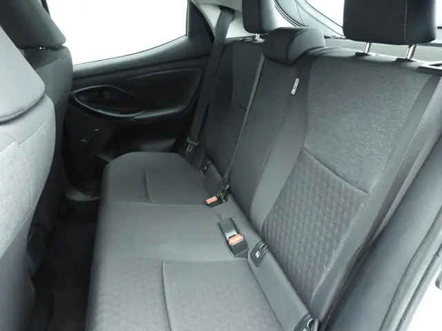 Toyota Yaris 1.5 Hybrid Active 2022 Hybride Benzine 8