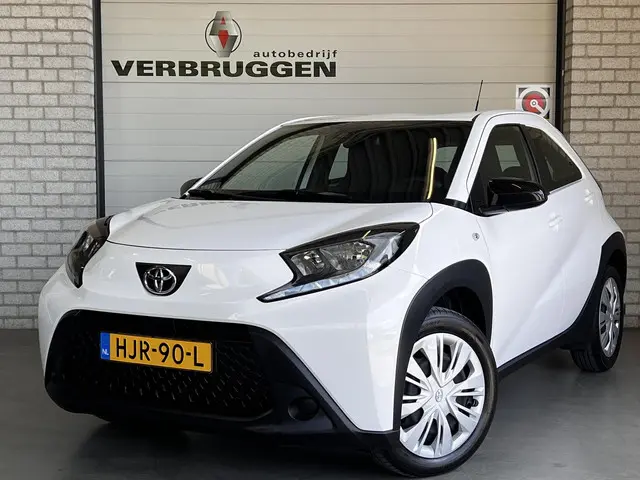Toyota Aygo X 1.0 VVT-i MT Business 2024 Benzine