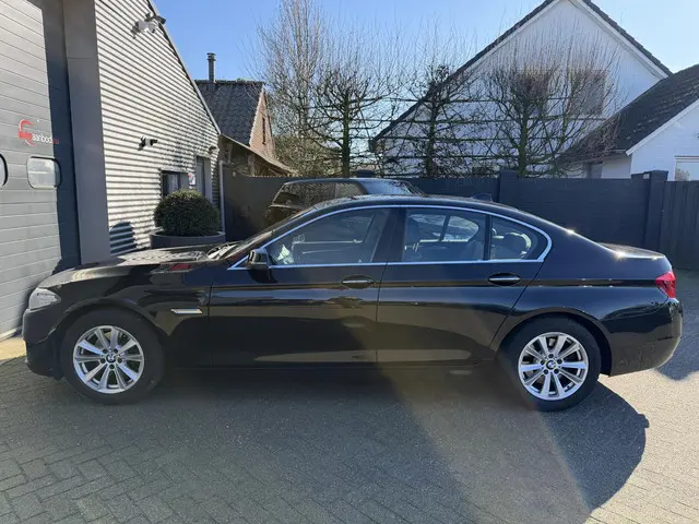 BMW 5 Serie 518d Executive 2014 Diesel 7