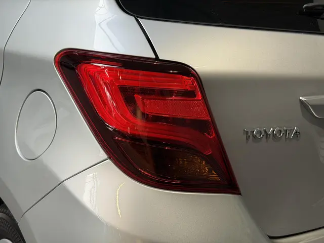 Toyota Yaris 1.5 Hybrid Aspiration 2016 Hybride Benzine 6