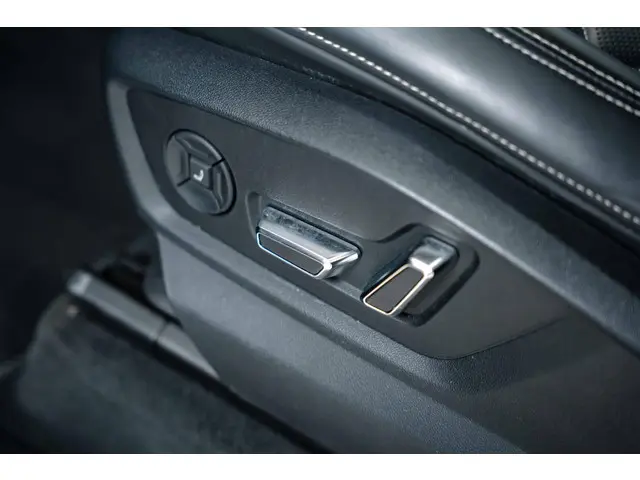 Audi SQ8 4.0 TFSI SQ8 quattro 2021 Benzine 35