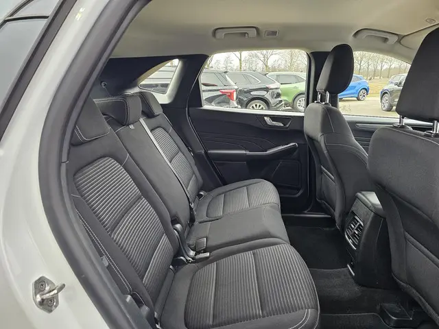 Ford Kuga 2.5 PHEV Titanium 2022 Hybride Benzine 10