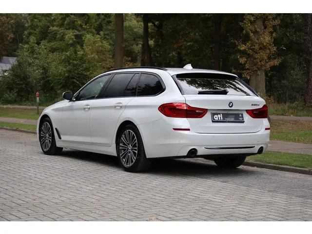 BMW 5 Serie Touring 530d High Executive 2020 Diesel 6