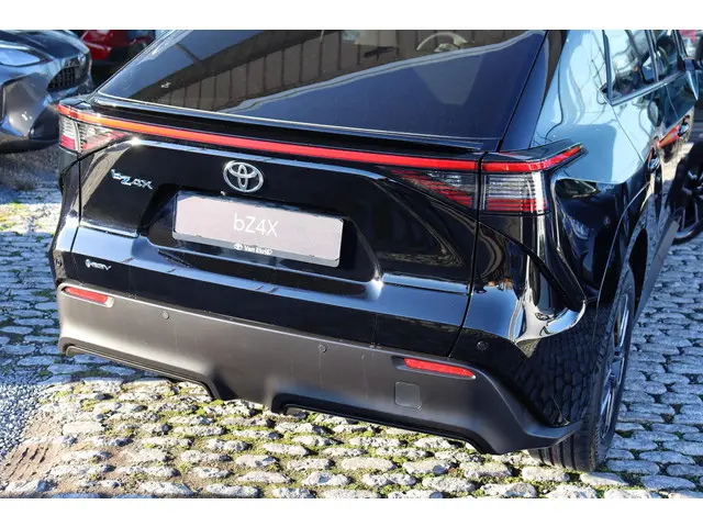 Toyota bZ4X Dynamic 73,1 kWh, 360 camera, 2026 Elektrisch 35